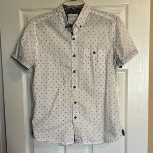 Level Ten men’s white short sleeve button down shirt size small